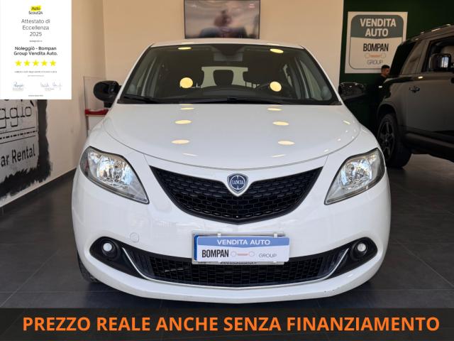 Lancia Ypsilon Ypsilon 1.0 firefly hybrid Gold s&s 70cv - Immagine 1