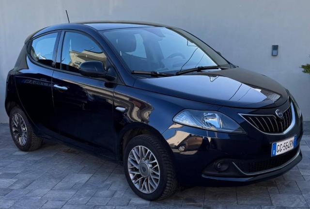 Lancia Ypsilon Ypsilon 1.0 firefly hybrid Platino s&s 70cv - Immagine 1