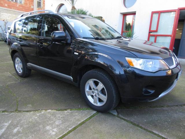 Mitsubishi Outlander 2.0 di-d Invite dpf - Immagine 1