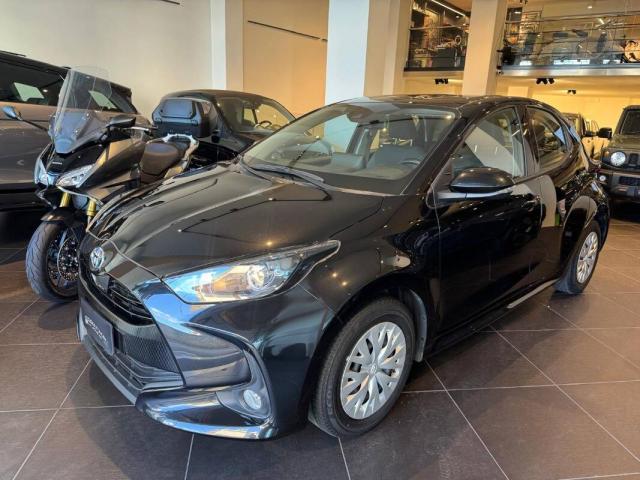 Toyota Yaris 1.5h Business - Immagine 1