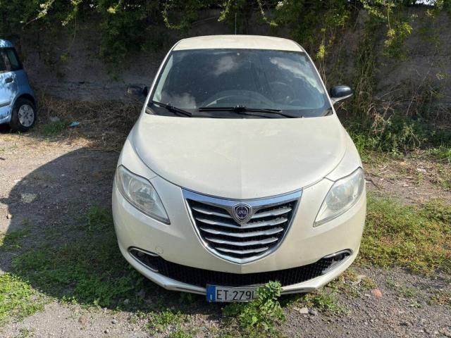 Lancia Ypsilon 1.2 8v Platinum ecochic Gpl 69cv - Immagine 1