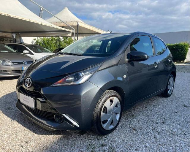 Toyota Aygo 1.0 x-play 5p my15 - Immagine 1