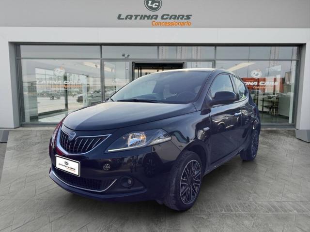 Lancia Ypsilon III 1.0 firefly hybrid Gold s&s 70cv Con CARPLAY - Immagine 1