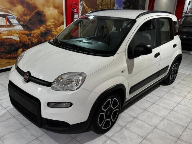 Fiat Panda III 1.0 firefly hybrid City Life s&s 70cv 5p.ti - Immagine 1