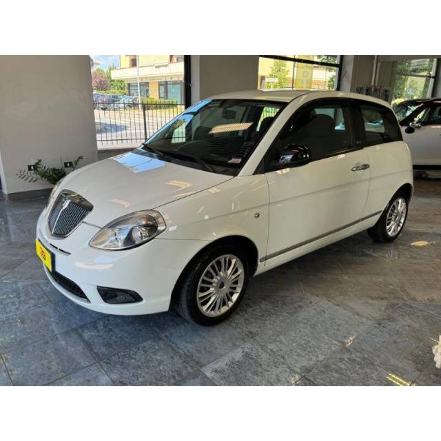 Lancia Ypsilon Ypsilon 1.2 8v Diva 69cv - Immagine 1